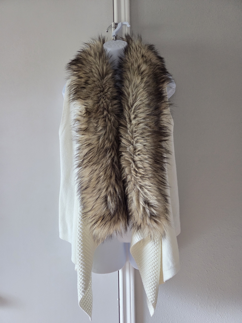 Michael Kors Faux Fur Trim Cardigan in White & Brown Small Like New